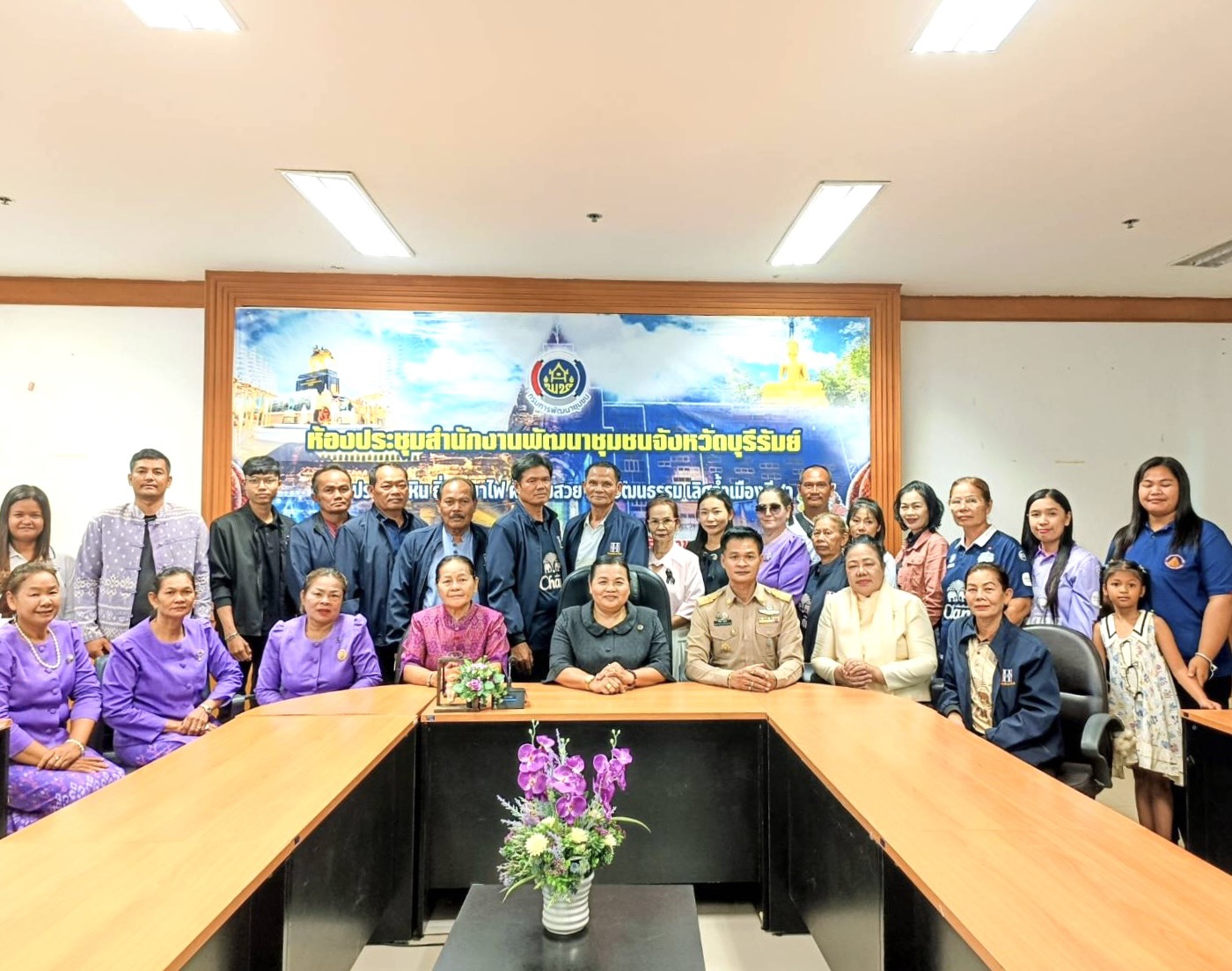    📣 พช.เฉลิมพระเกียรติ CDD CHALOEMPHRAKIAT : GROWTH TEAM PLUS CHALOEMPHAKIEAT ร่วมต้อนรับและเดินทางส่งพัฒนาการอำเภอเฉลิมพระเกียรติ จังหวัดบุรีรัมย์ เนื่องในโอกาสได้รับแต่งตั้งให้ดำรงตำแหน่งผู้อำนวยการกลุ่มงานยุทธศาสตร์การพัฒนาชุมชน สำนักงานพัฒนาชุมชนจังหวัดบุรีรัมย์