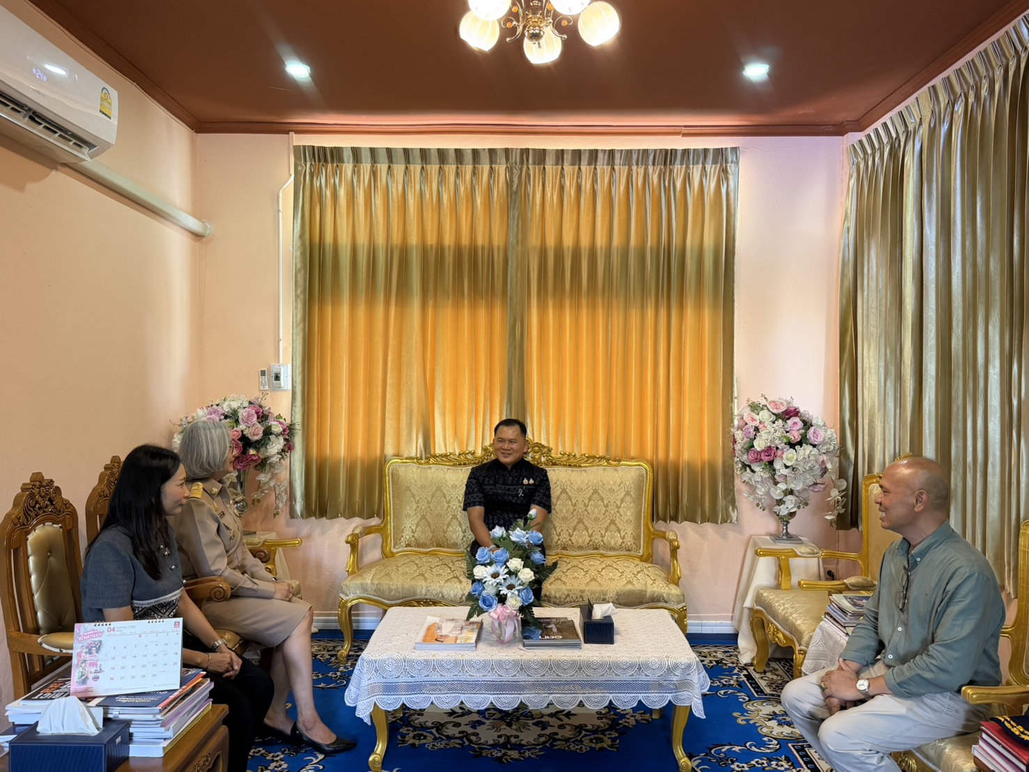 📣 พช.เฉลิมพระเกียรติ CDD CHALOEMPHRAKIAT : GROWTH TEAM PLUS CHALOEMPHAKIEAT ร่วมยินดีต้อนรับพัฒนาการอำเภอเฉลิมพระเกียรติ จังหวัดบุรีรัมย์ เนื่องในโอกาสได้รับแต่งตั้ง (ย้าย) ให้ดำรงตำแหน่ง พัฒนาการอำเภอเฉลิมพระเกียรติ จังหวัดบุรีรัมย์