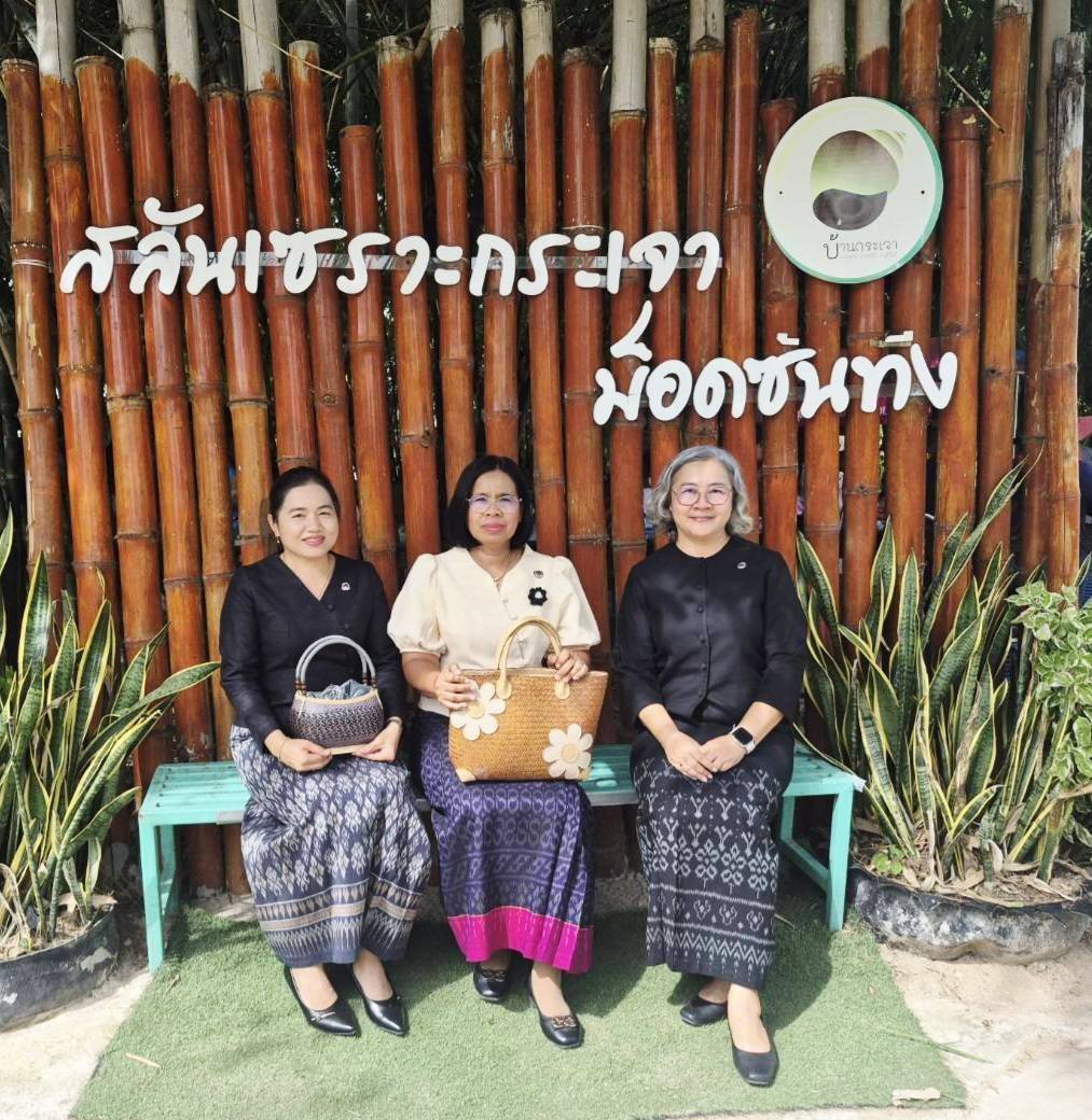 พช.เฉลิมพระเกียรติ ร่วมพิธีเปิดโรงเรียนเศรษฐกิจพอเพียงบ้านกระเจา ตำบลลำดวน อำเภอกระสัง จังหวัดบุรีรัมย์