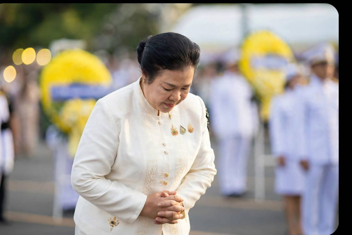 พช.เฉลิมพระเกียรติ ร่วมพิธีวางพวงมาลาเนื่องในวันนวมินทรมหาราช น้อมรำลึกในพระมหากรุณาธิคุณอันหาที่สุดมิได้